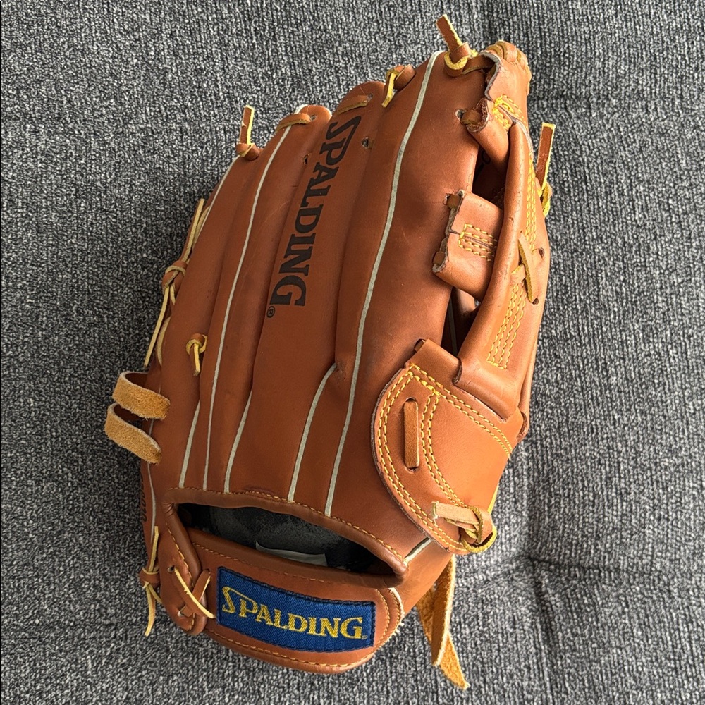 Spalding leather 12.5” Ball Glove